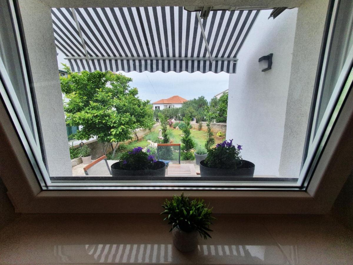Apartmani Daniela Murter Exterior foto