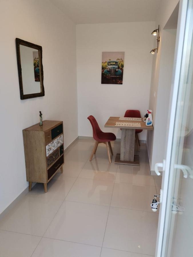 Apartmani Daniela Murter Exterior foto